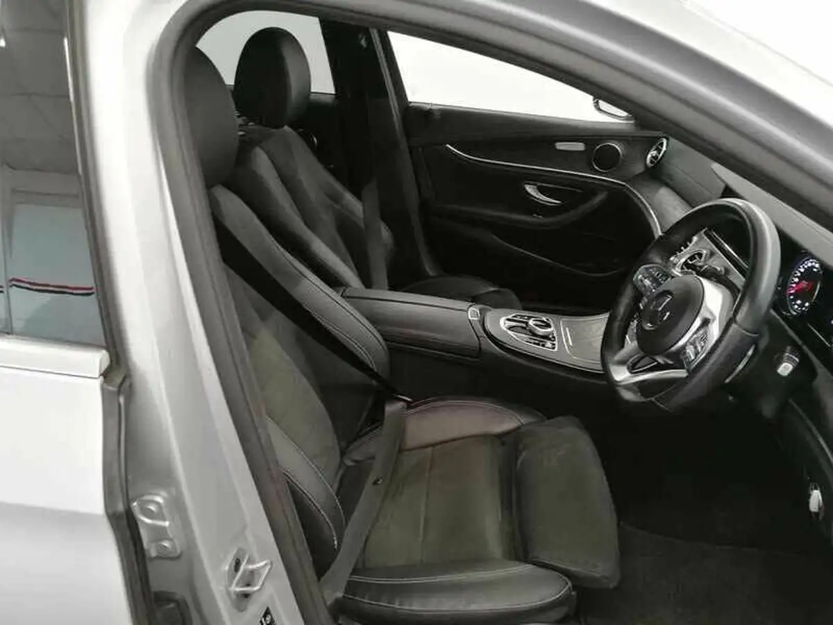 2018-mercedes-benz-e-class-20-e200-amg-line-saloon-4d-big-10