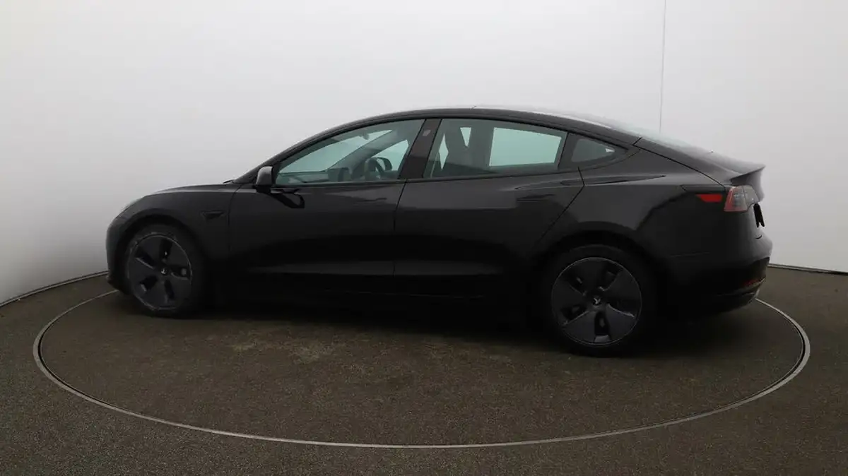 2022-tesla-model-3-e-long-range-big-49