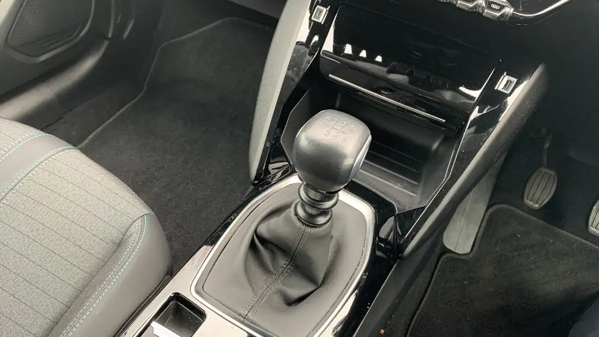 2022-peugeot-208-12-puretech-allure-premium-100bhp-big-19