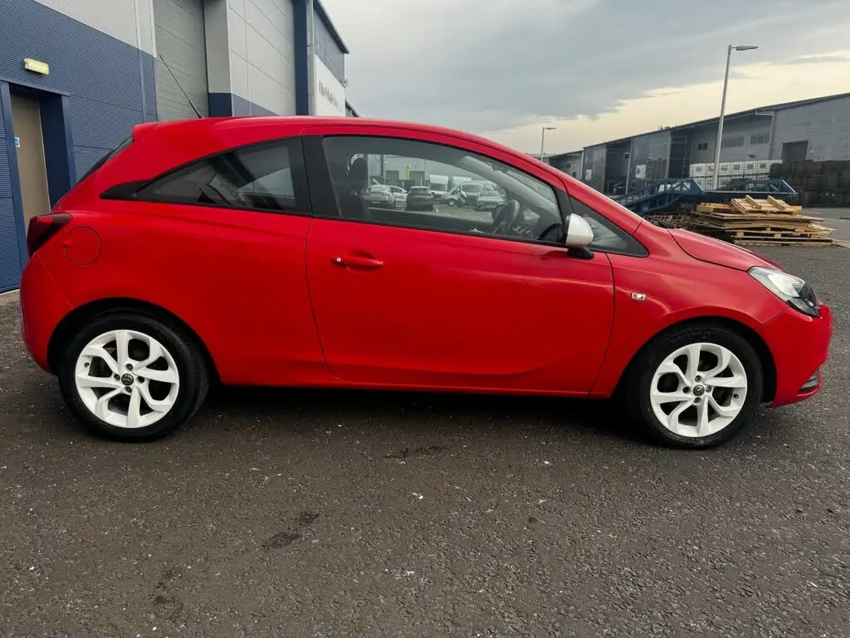 2015-vauxhall-corsa-12-sting-70ps-3d-big-3