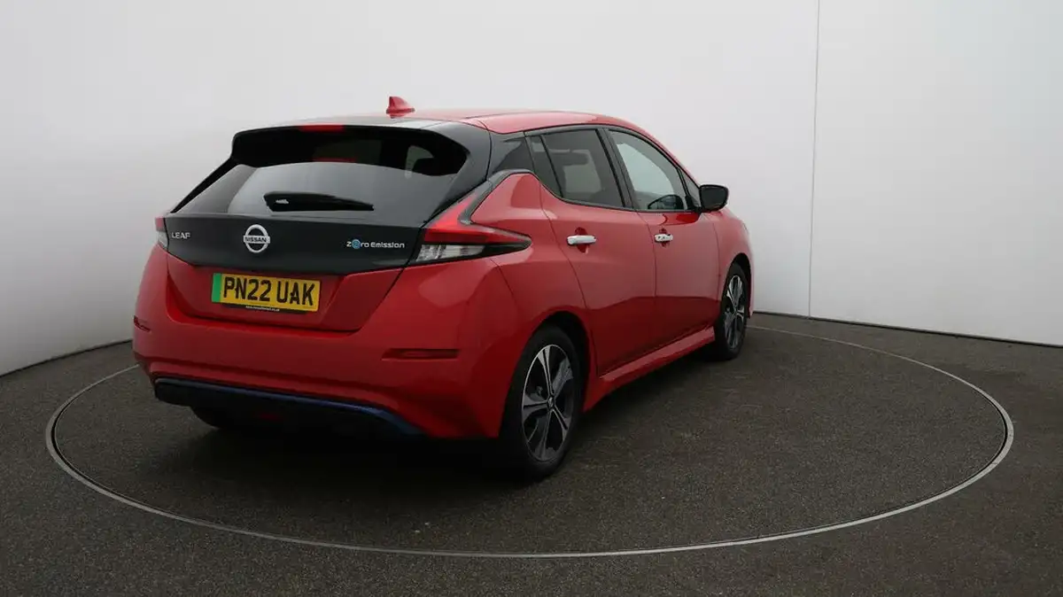 2022-nissan-leaf-e-tekna-big-46