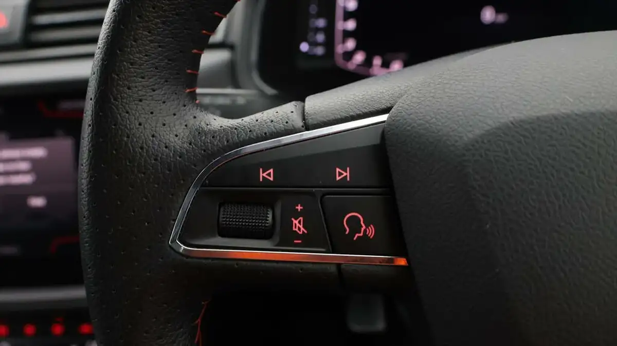 2019-seat-arona-10-tsi-fr-sport-big-21
