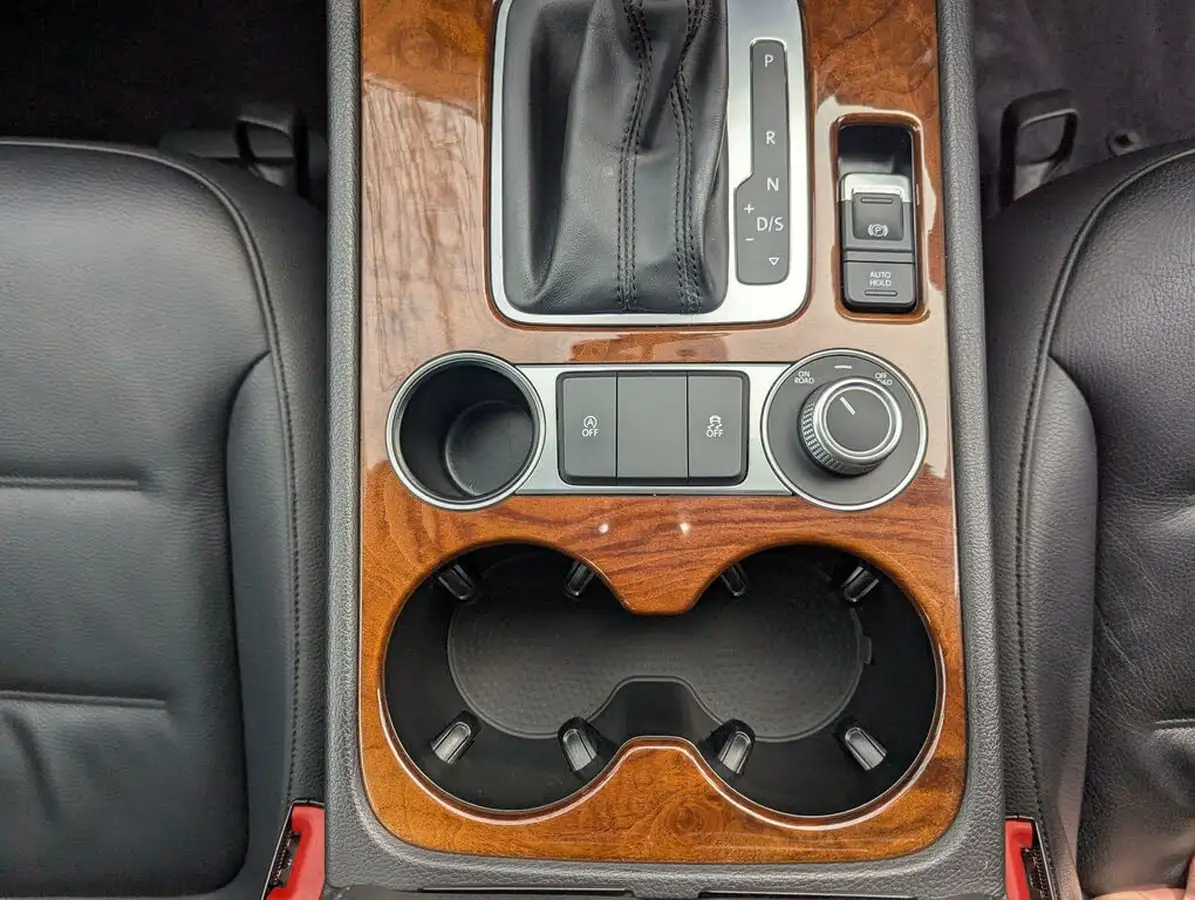 2015-volkswagen-touareg-30tdi-se-204ps-2970cc-big-28