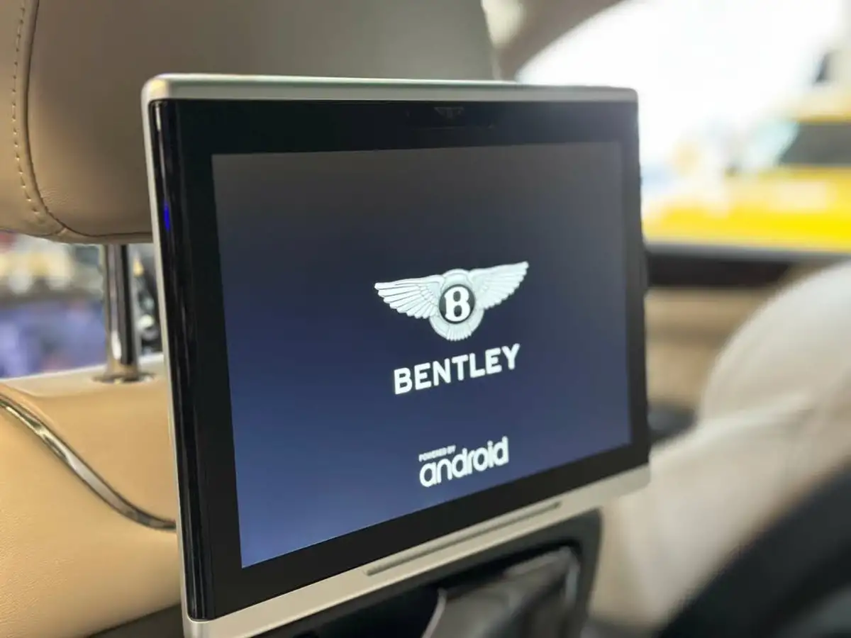 2016-bentley-bentayga-60-w12-big-45