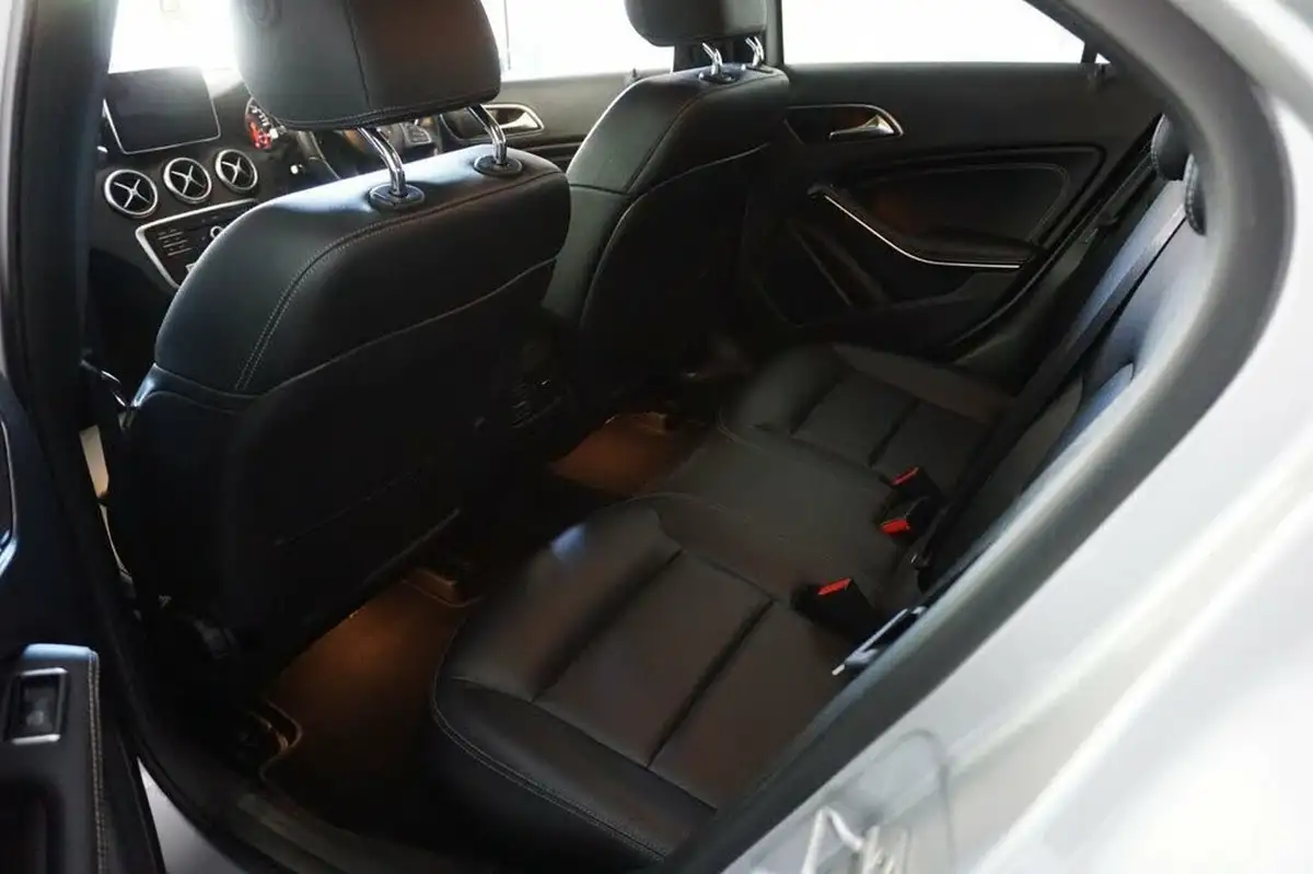 2016-mercedes-benz-a-class-16-a200-sport-executivess-7g-dct-big-35