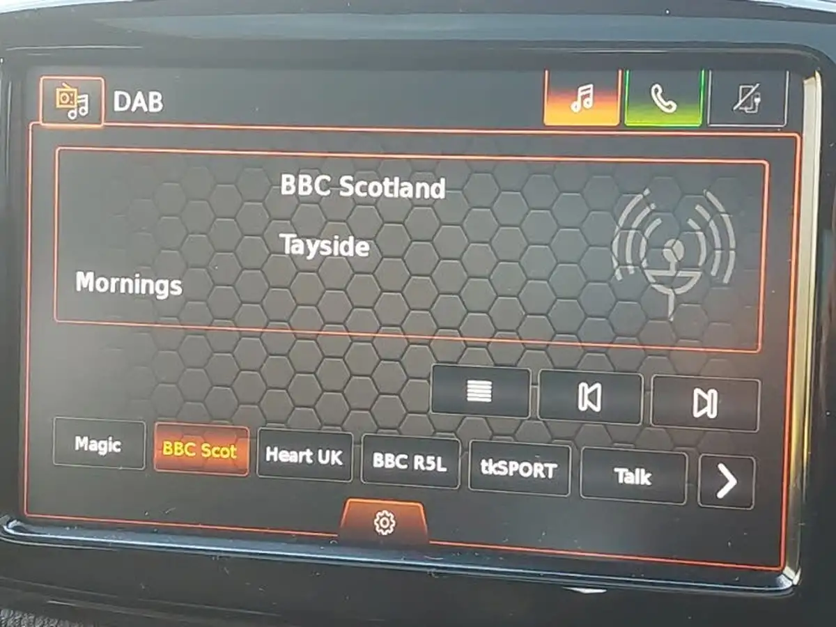 2022-smart-forfour-eq-exclusive-big-9