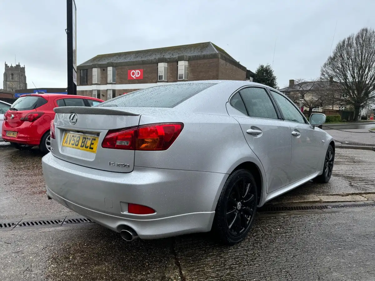 2008-lexus-is-250-25-sr-auto-big-10