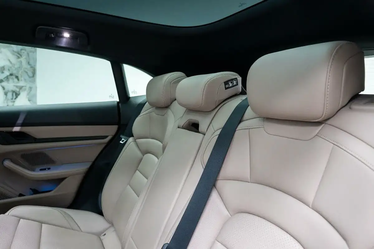 2021-porsche-taycan-e-4s-cross-turismo-awd-big-15
