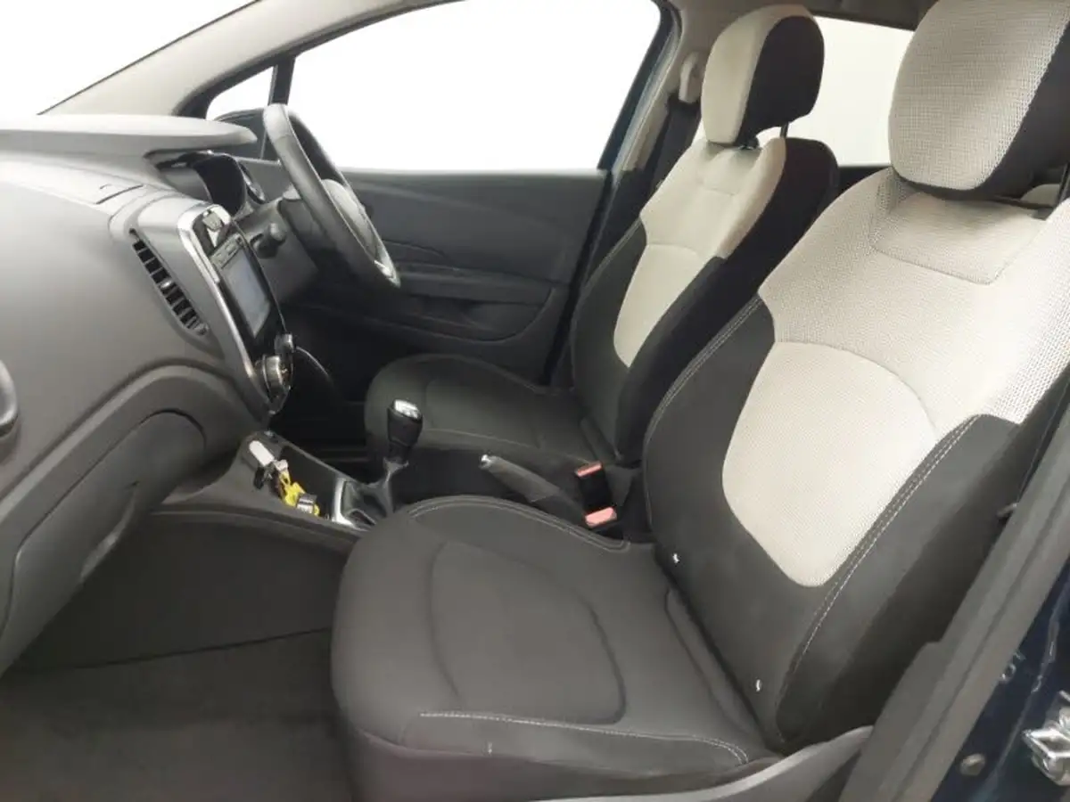 2018-renault-captur-09-tce-iconic-big-4