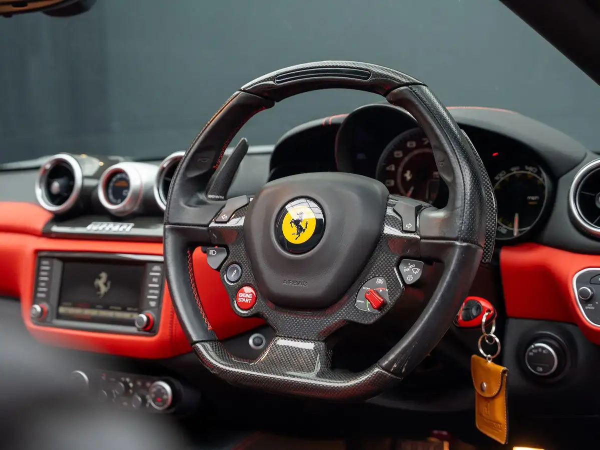 2016-ferrari-california-39-t-big-3