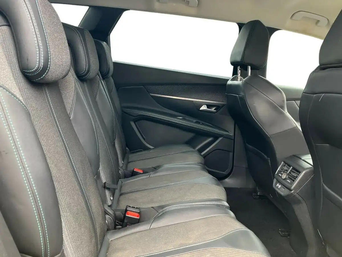 2022-peugeot-5008-suv-12-puretech-allure-eat8-big-21