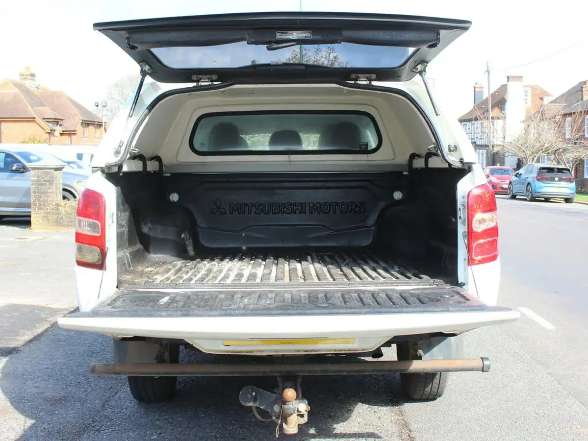 2019-mitsubishi-l200-24di-d-4life-eu6b-double-pickup-big-15