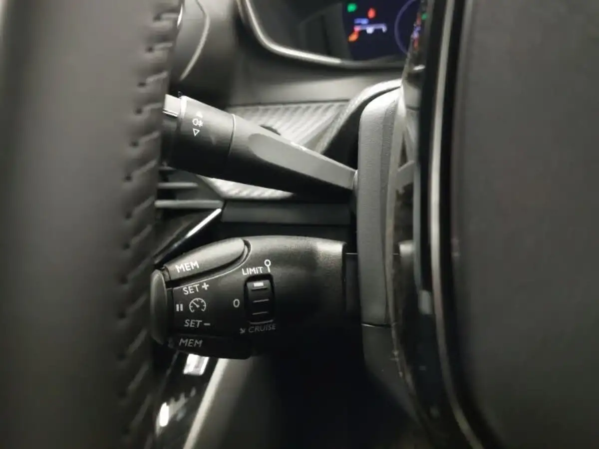 2024-peugeot-208-12-puretech-allure-big-14