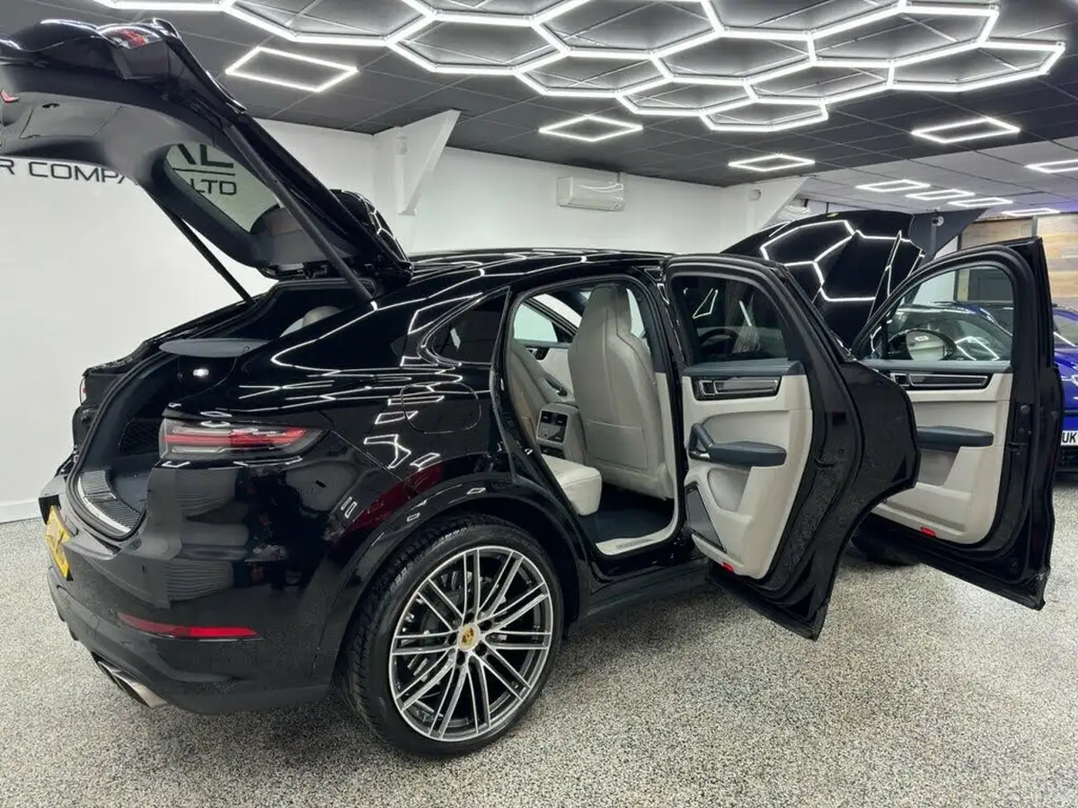 2019-porsche-cayenne-40-v8-turbo-coupe-big-10