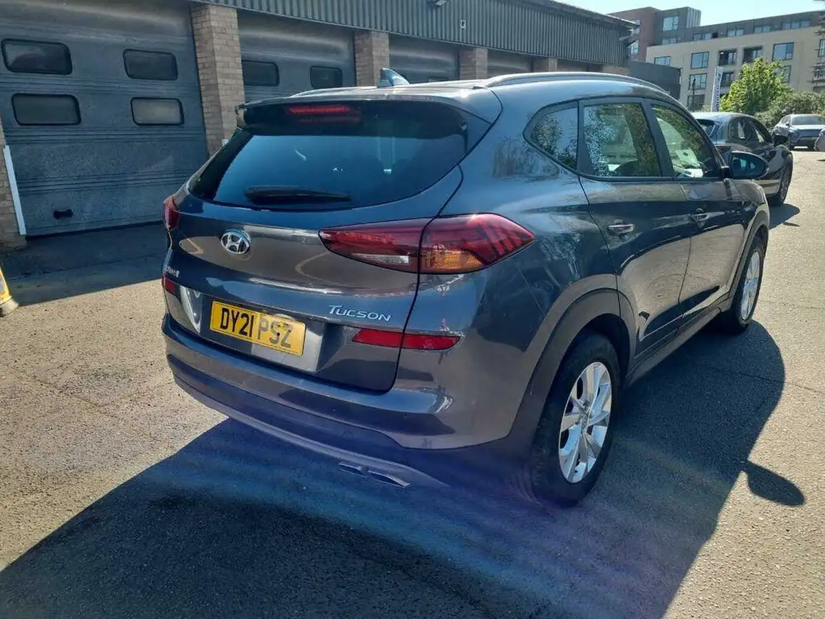 2021-hyundai-tucson-16crdi-se-nav-136ps-dct-big-18