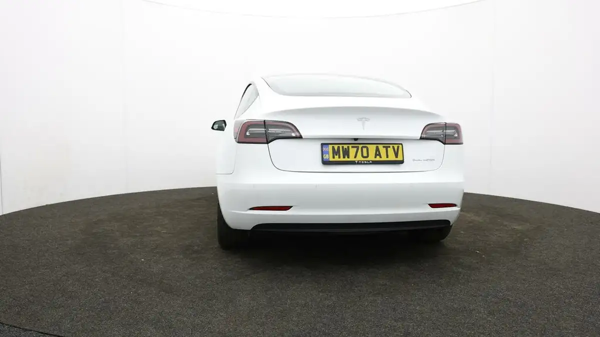 2020-tesla-model-3-e-long-range-big-43