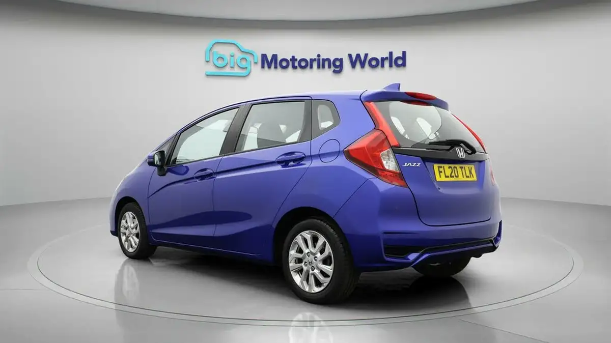 2020-honda-jazz-13-i-vtec-se-cvt-big-4
