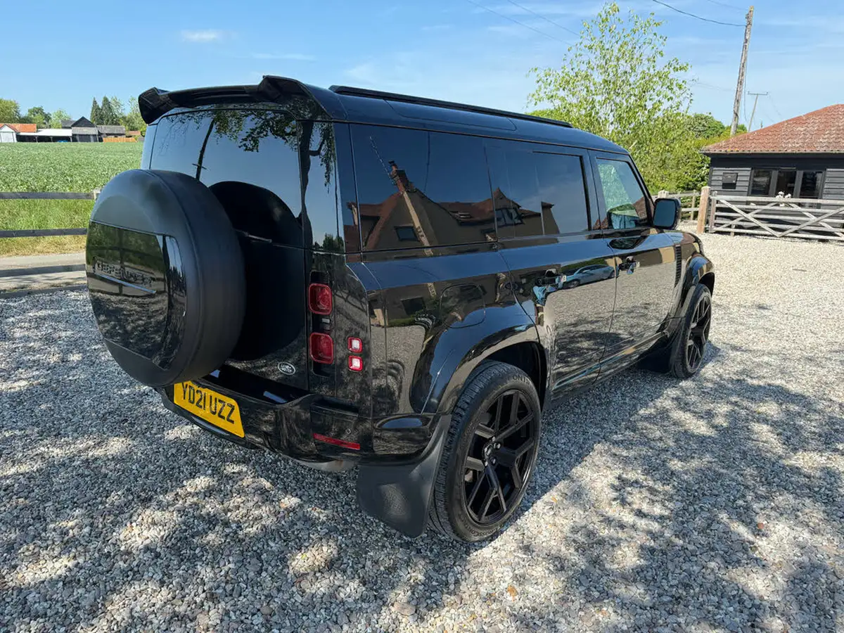 2021-land-rover-110-defender-30-d250-hard-top-s-110-big-3