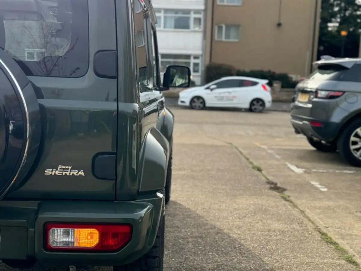 2024-suzuki-jimny-15-sierra-4wd-big-40