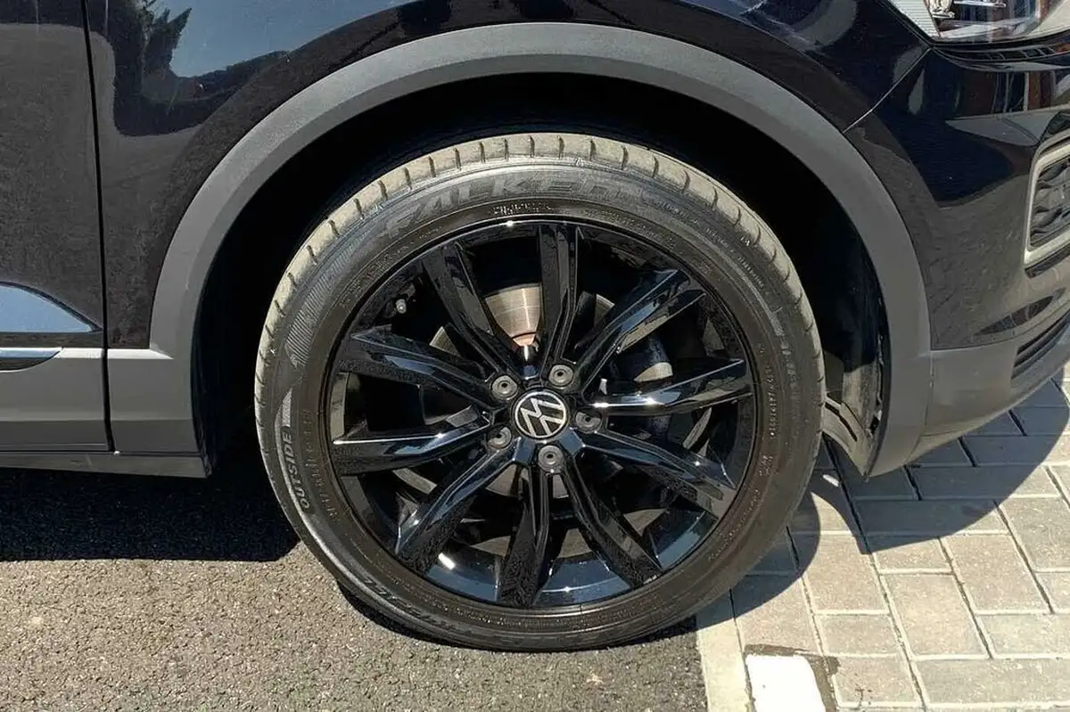 2021-volkswagen-t-roc-15-tsi-black-edition-big-4