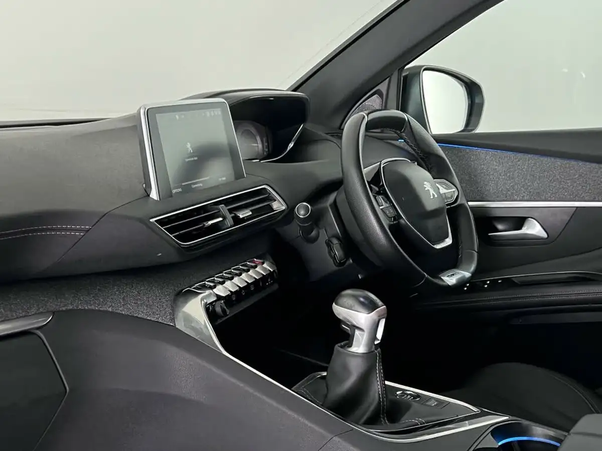 2018-peugeot-5008-suv-12-puretech-gt-line-premium-big-17