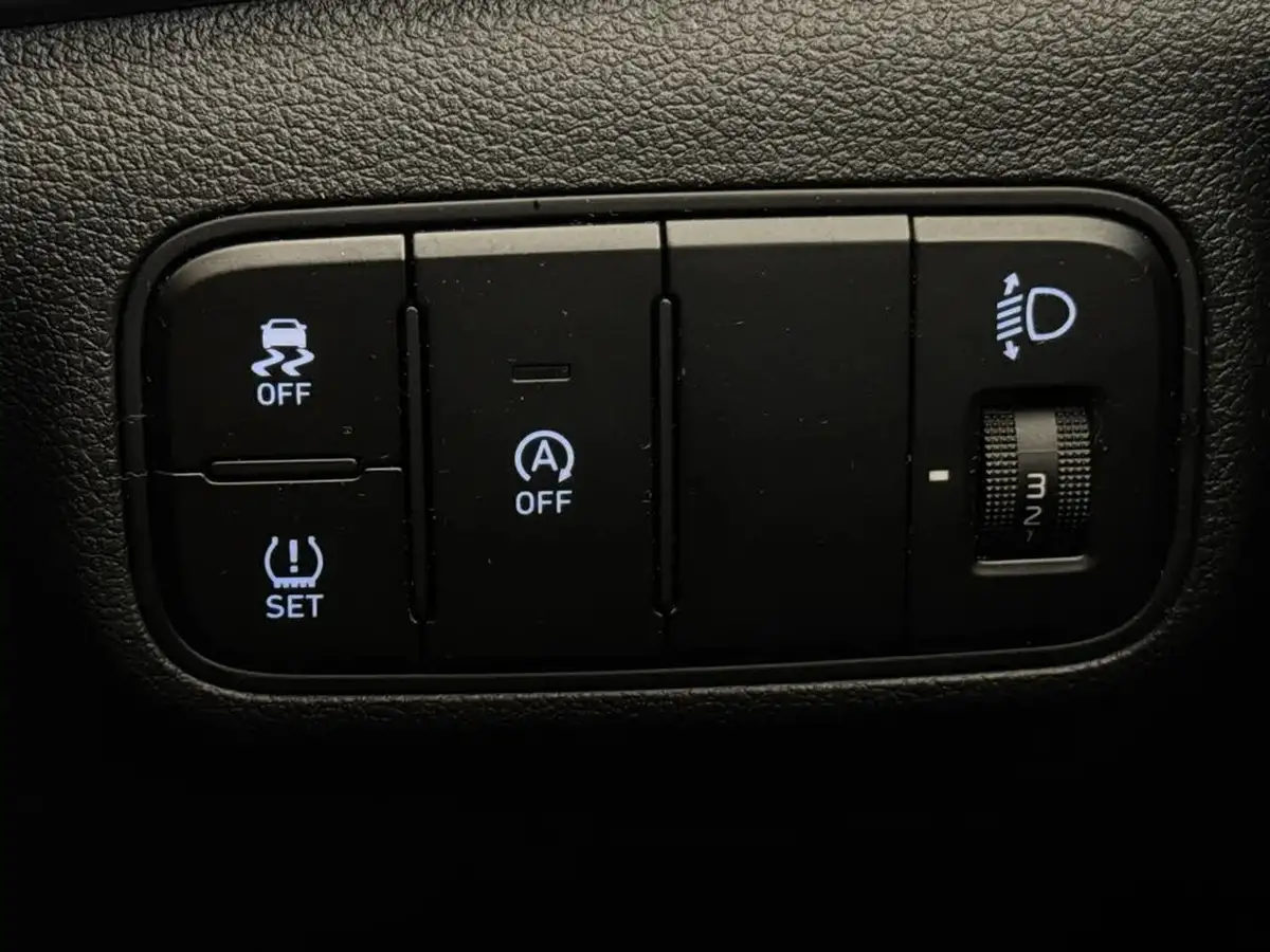2021-hyundai-i20-10-t-gdi-element-big-24