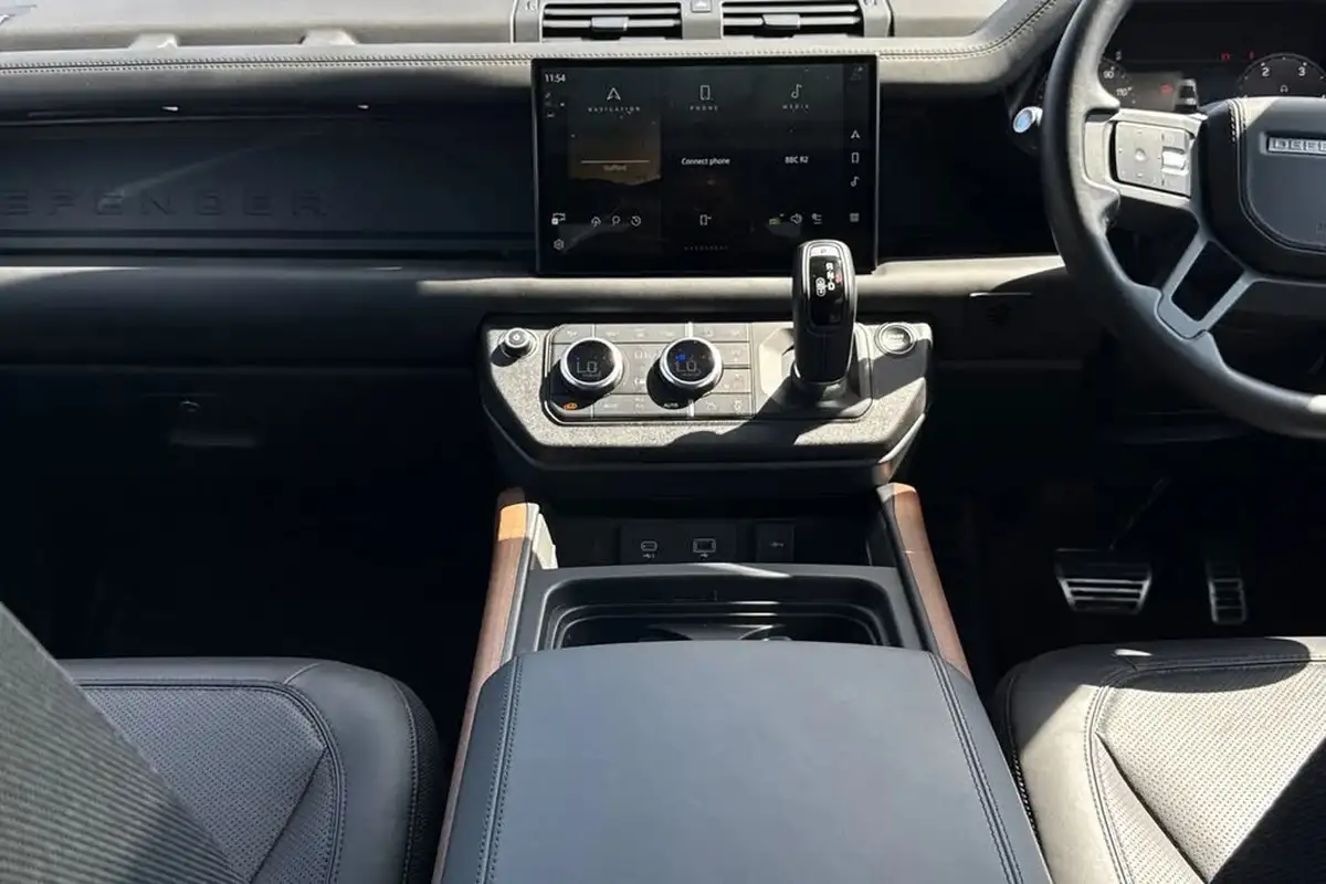 2023-land-rover-90-defender-30-d300-x-big-14