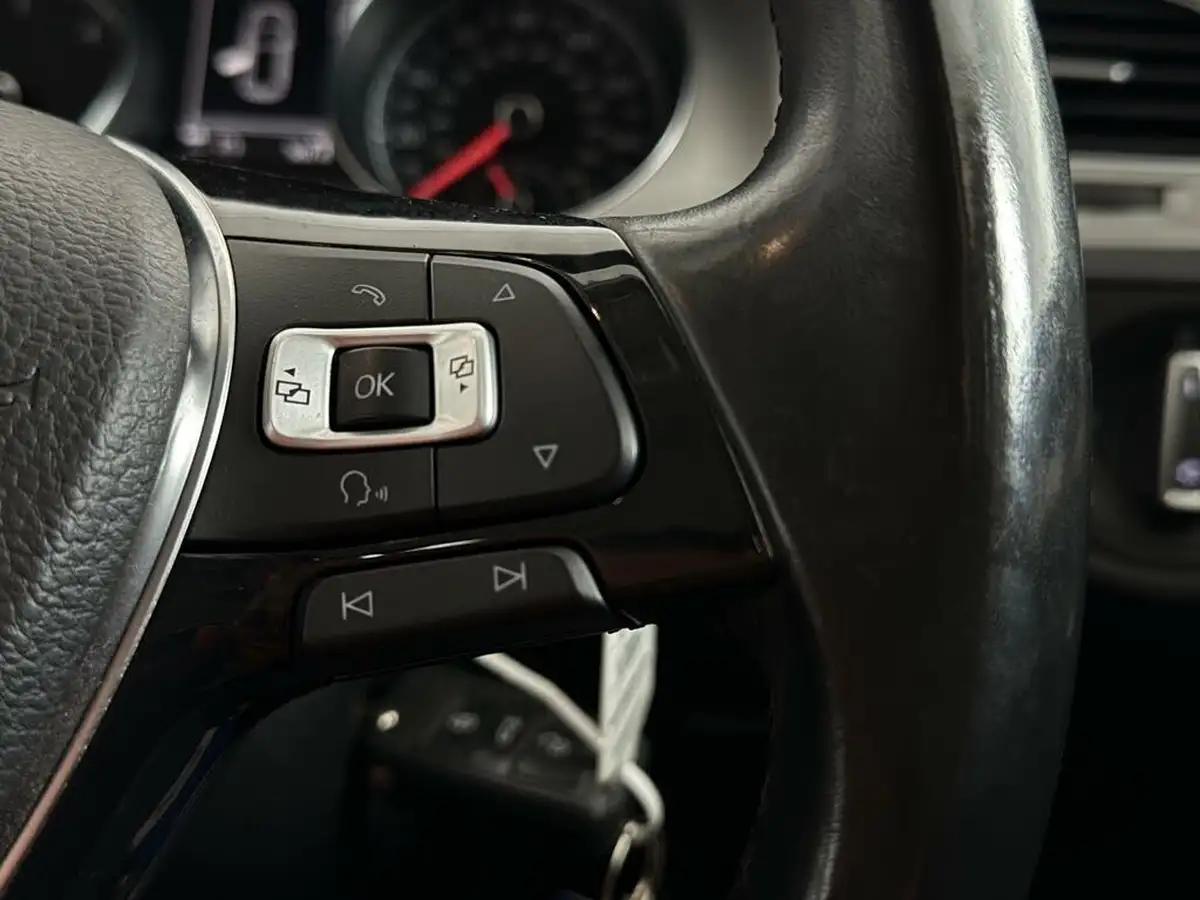 2014-volkswagen-golf-16tdi-se-ss-hatchback-5d-big-24