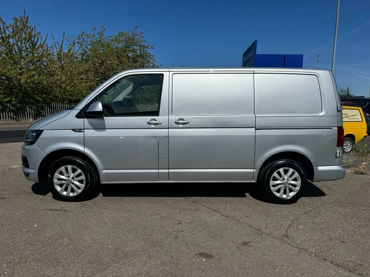 2019-volkswagen-transporter-20tdi-t28-highline-bmt-swb-102pseu6-big-5