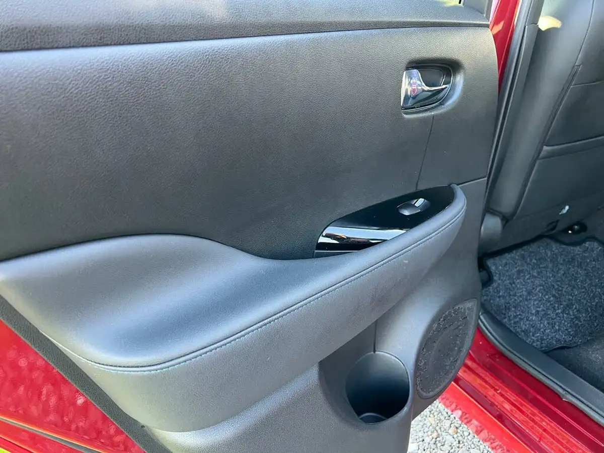 2021-nissan-leaf-e-tekna-big-22