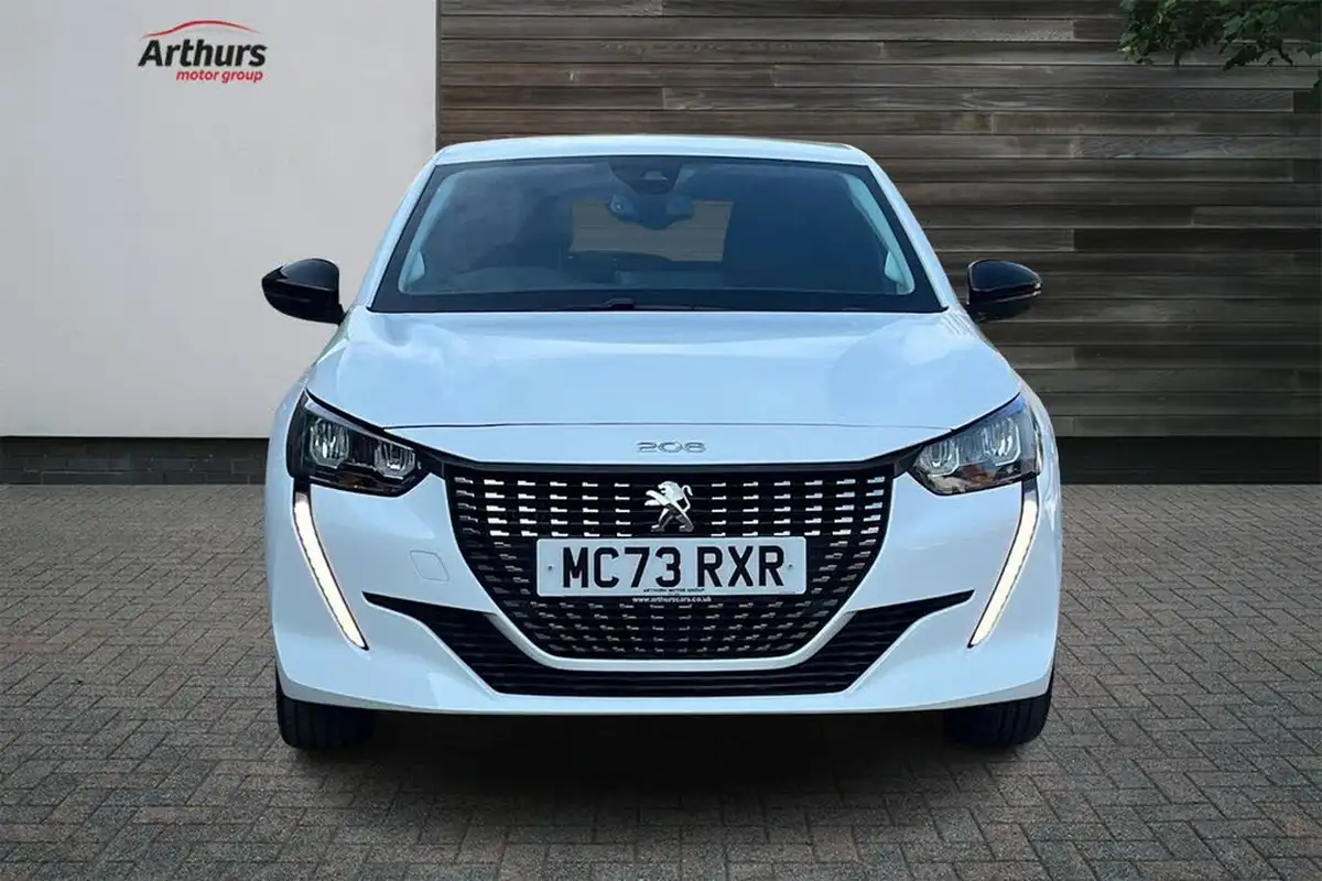 2023-peugeot-208-12-puretech-allure-premium-100ps-big-7