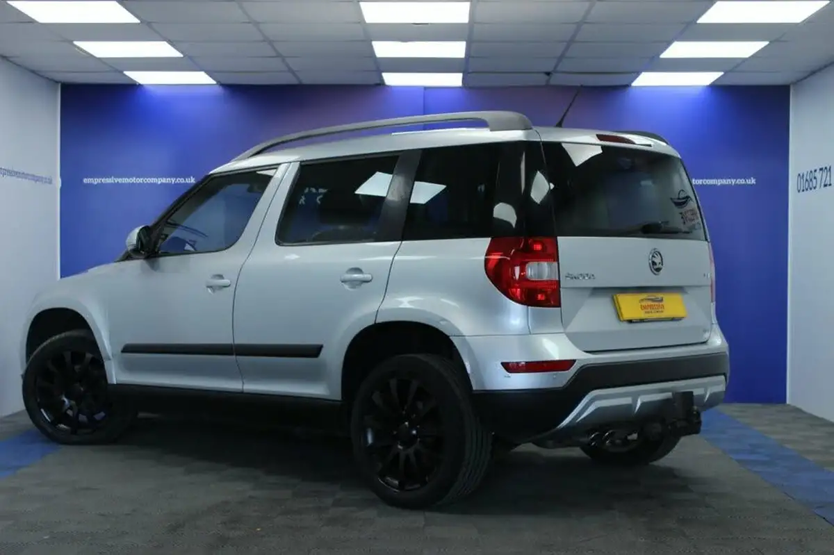 2015-skoda-yeti-outdoor-20tdi-scr-se-business-150ps-4x4-big-2
