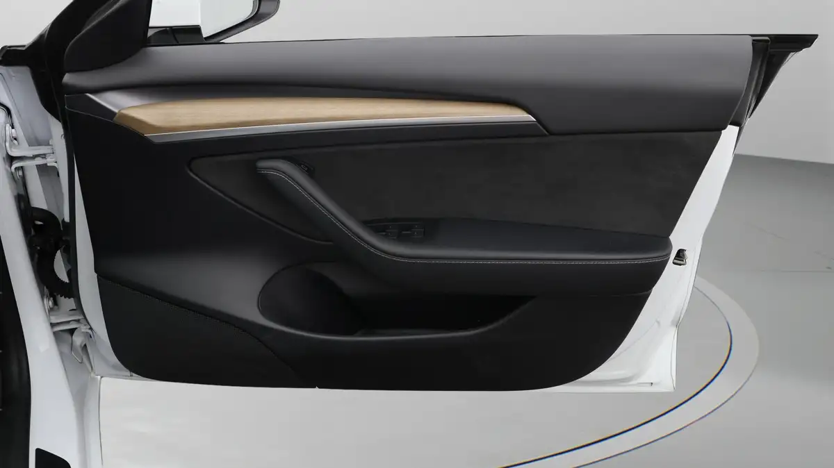 2021-tesla-model-3-e-long-range-awd-big-14