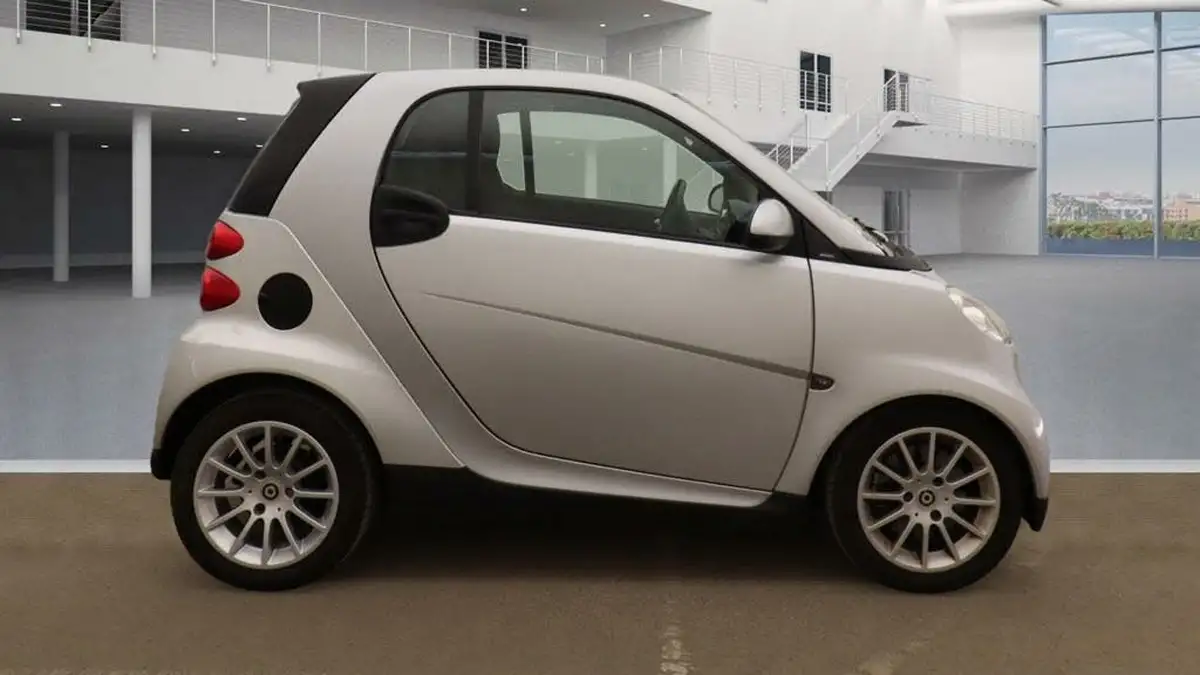 2009-smart-fortwo-10-passion-71bhp-coupe-big-10