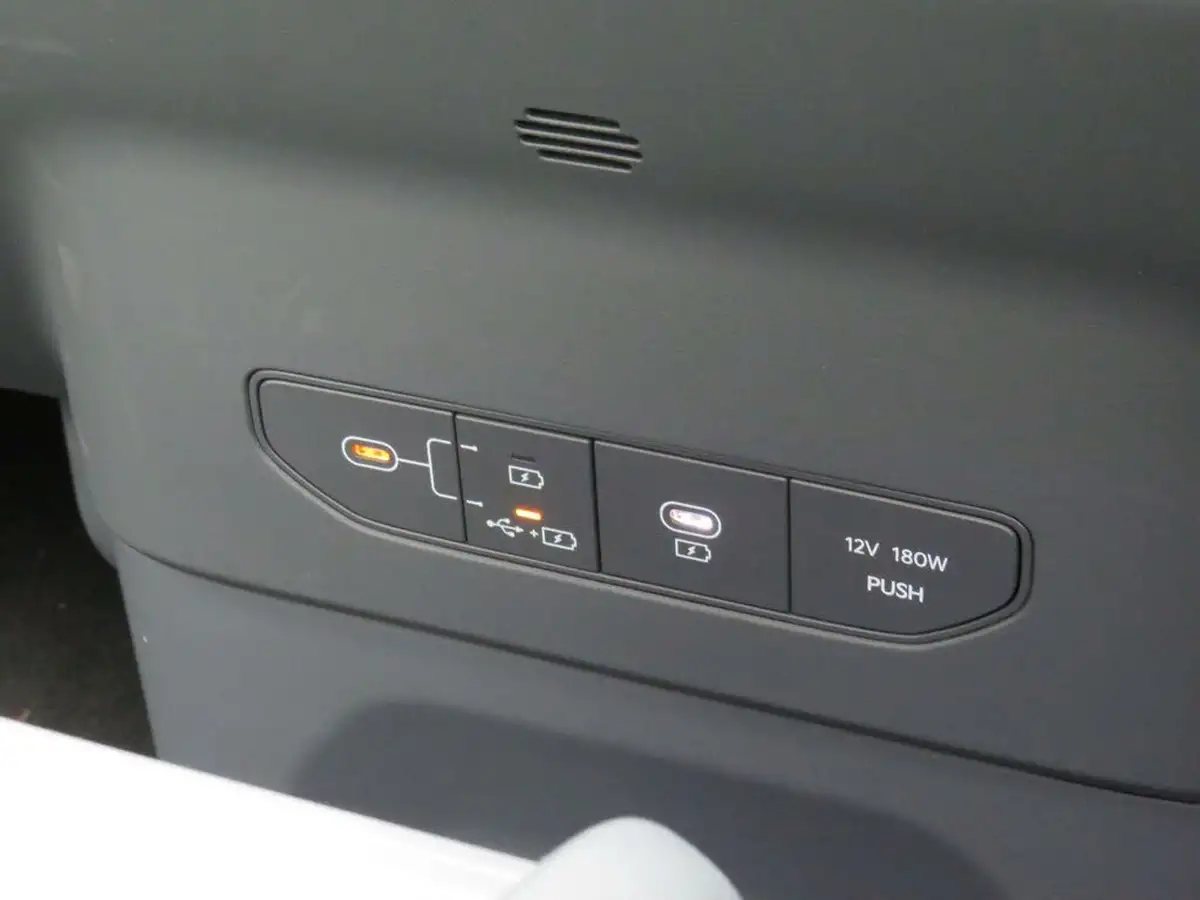 2024-kia-ev9-e-gt-line-s-7-big-30