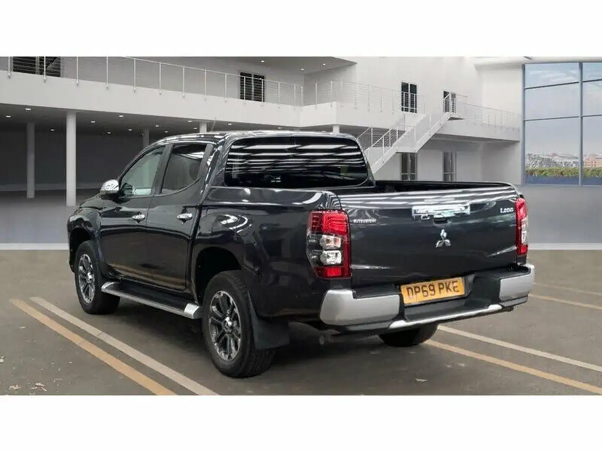 2020-mitsubishi-l200-22di-d-warrior-big-3