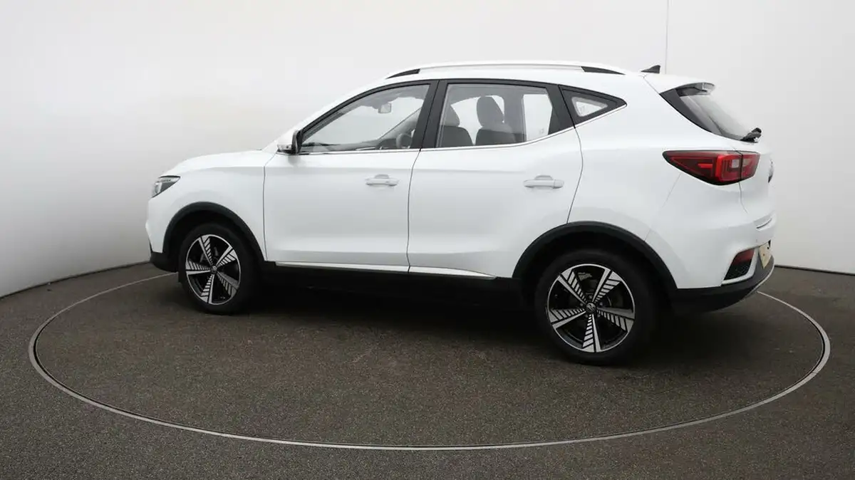 2021-mg-zs-suv-e-exclusive-ev-big-46