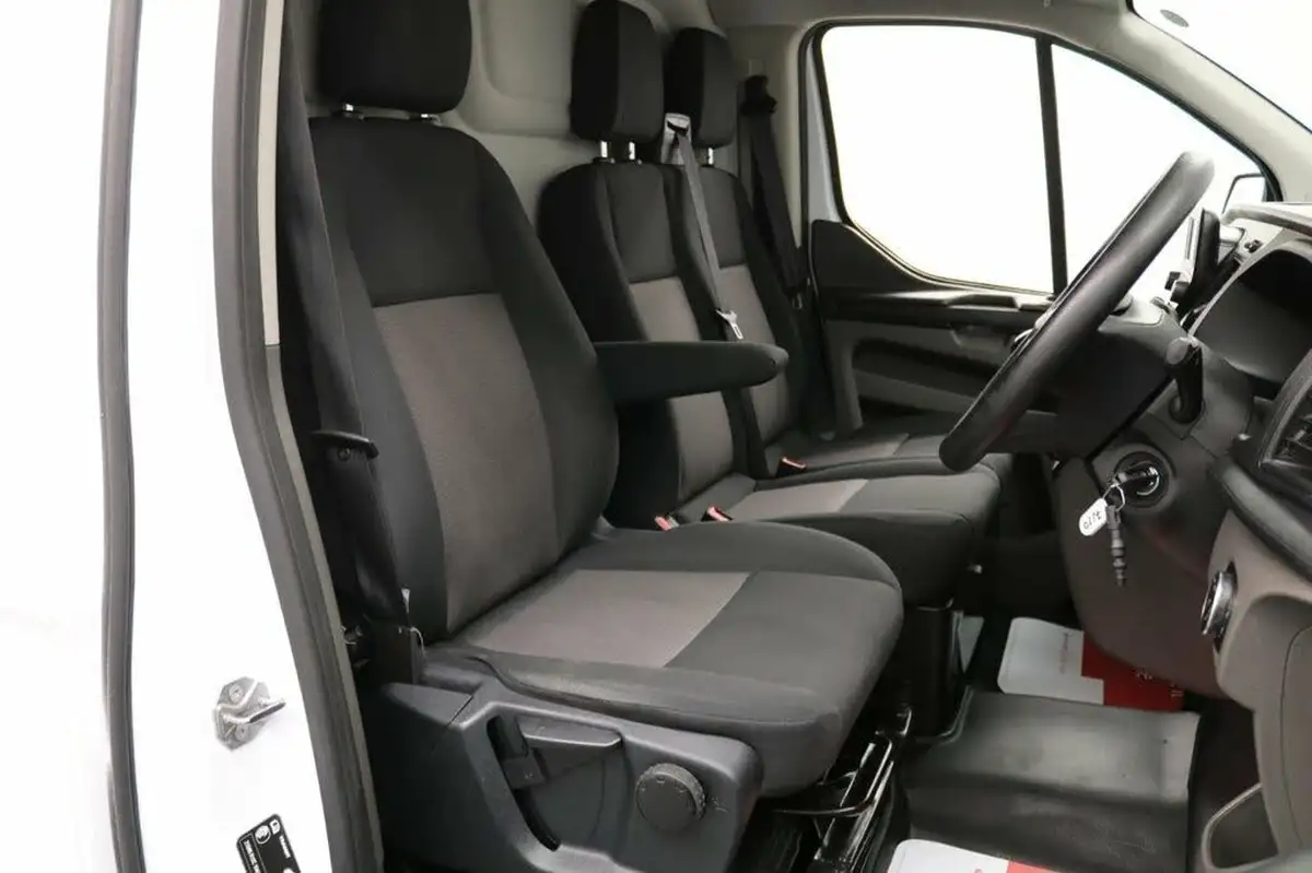 2020-ford-transit-custom-20tdci-280-l1h1-leader-105pseu6dt-panel-van-big-24