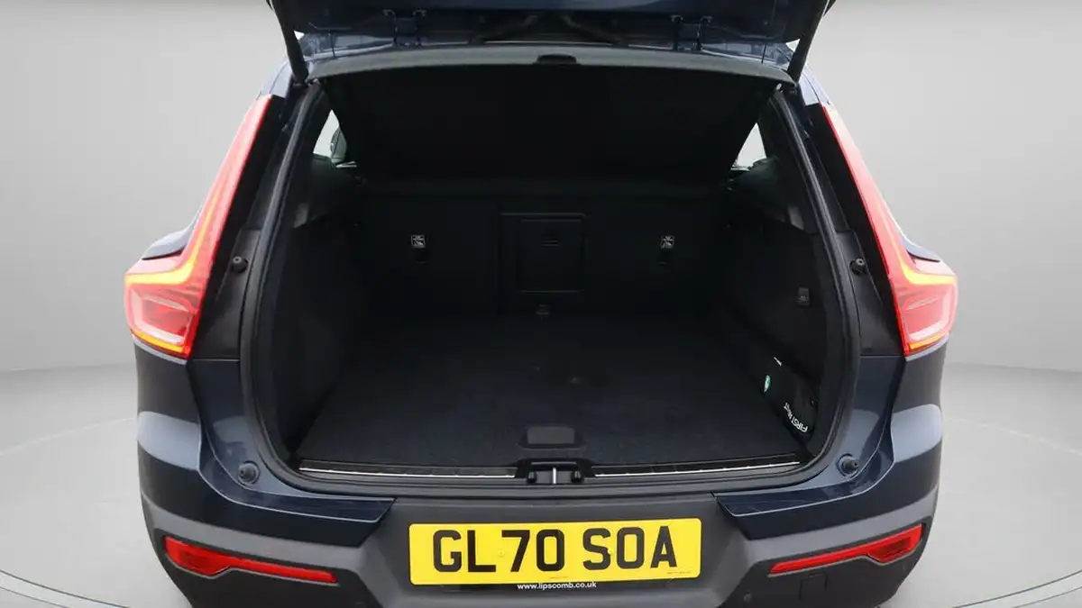 2020-volvo-xc40-20-b4-inscription-pro-big-17