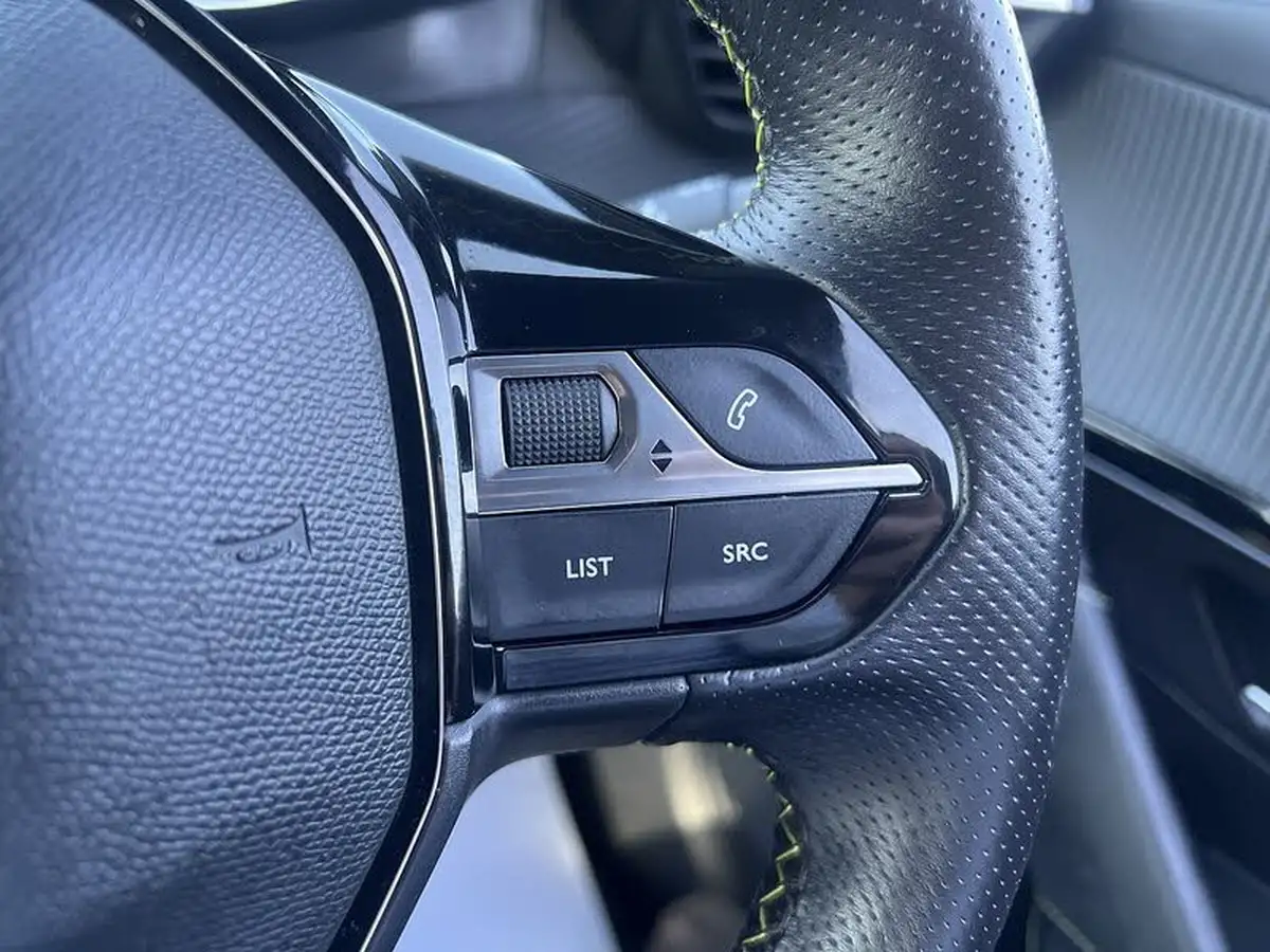 2020-peugeot-208-e-gt-line-big-19