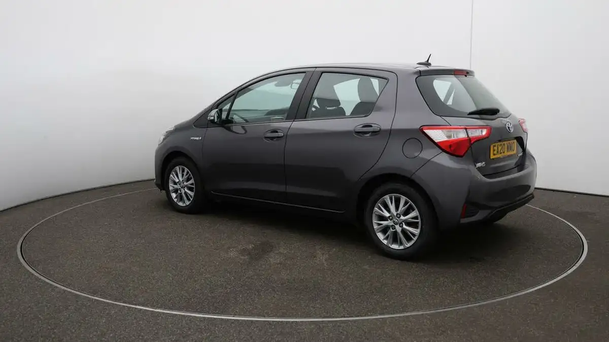 2020-toyota-yaris-15-vvt-i-icon-98bhp-hybrid-1497cc-e-cvt-big-5