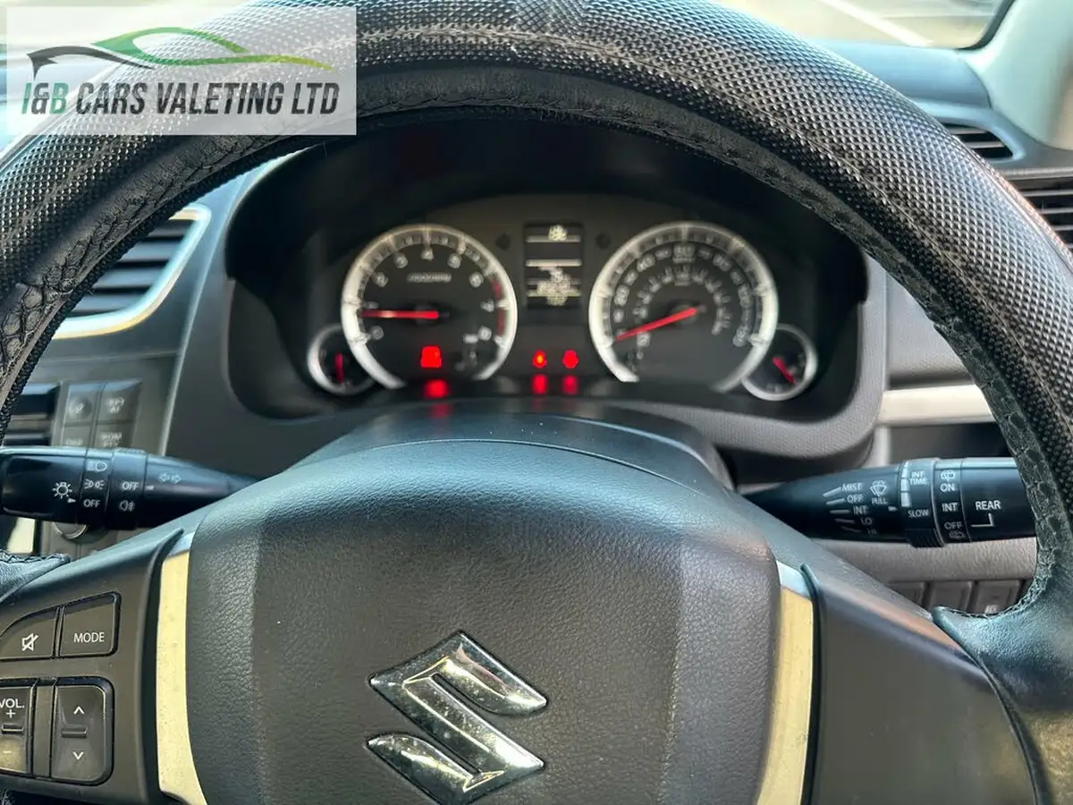 2015-suzuki-swift-12-sz2-5d-big-12