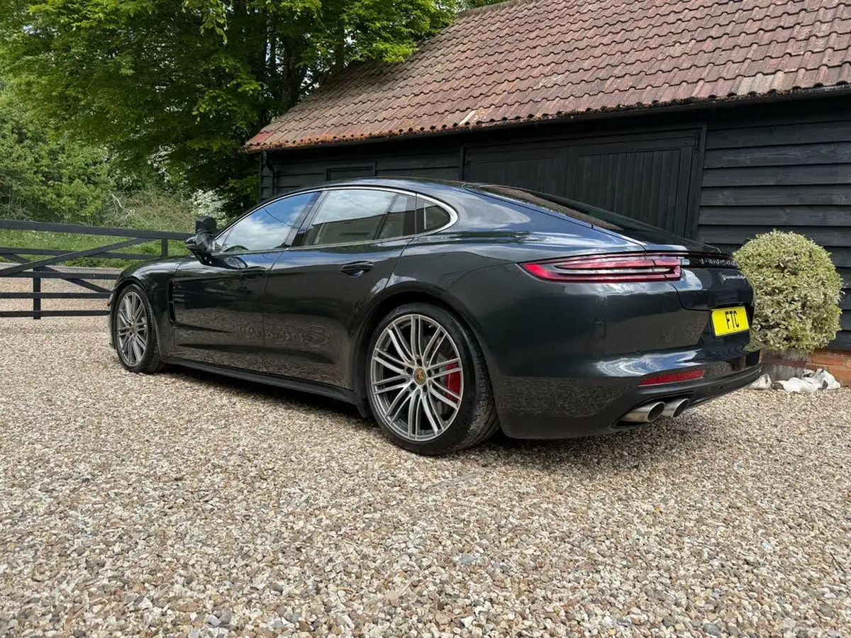 2016-porsche-panamera-40-v8-turbo-big-7