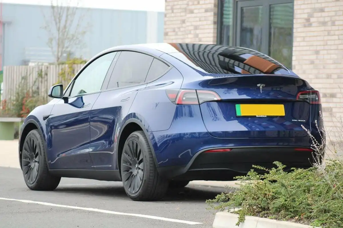 2023-tesla-model-y-e-long-range-big-3