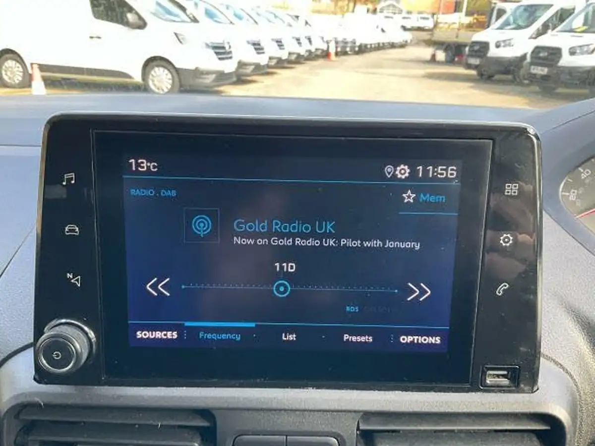 2022-peugeot-partner-15-bluehdi-1000-professional-premium-100pseu6d-big-17