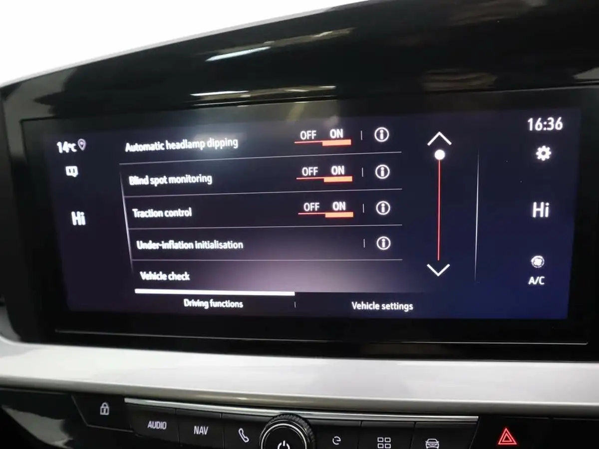 2022-vauxhall-mokka-e-elite-premium-big-27