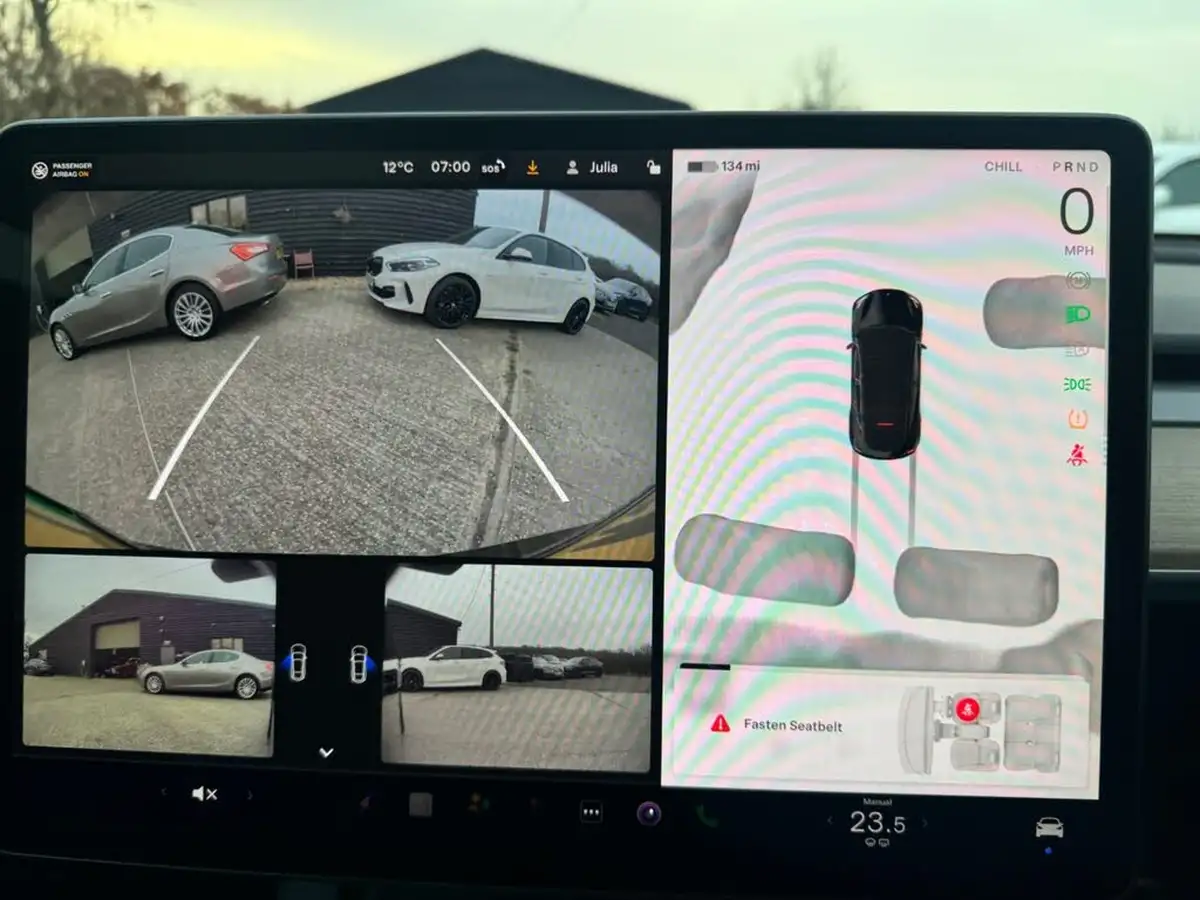 2023-tesla-model-y-e-rwd-big-13