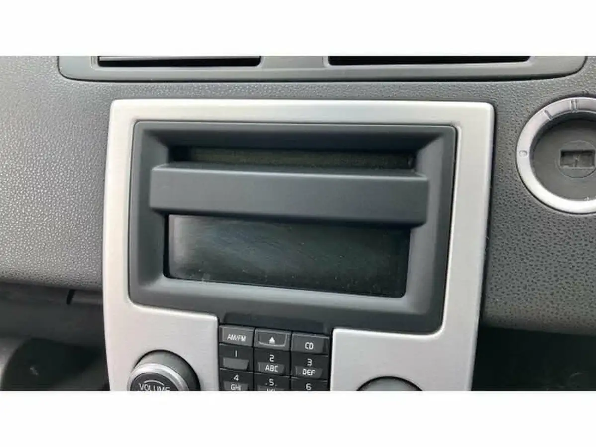 2011-volvo-c30-16d-d2-se-big-3