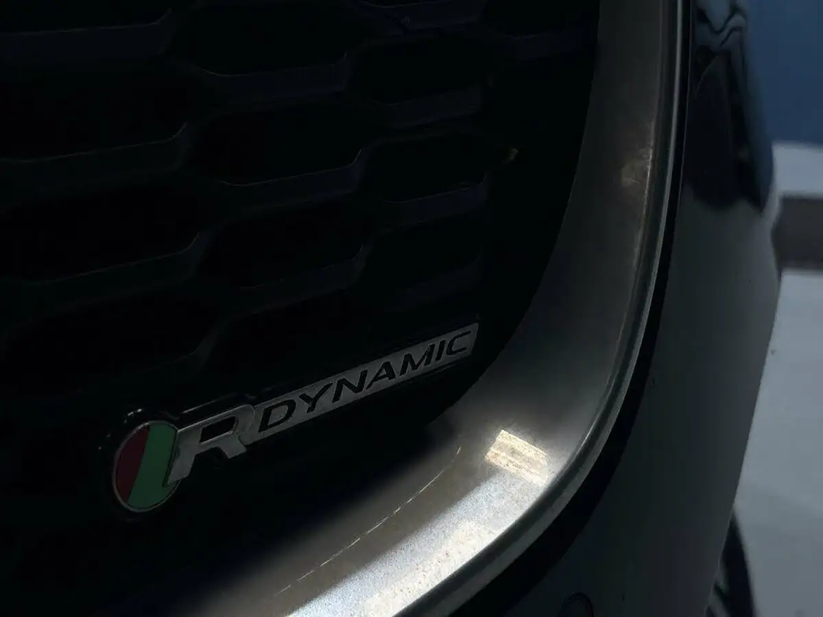 2020-jaguar-xe-20d-r-dynamic-s-big-37