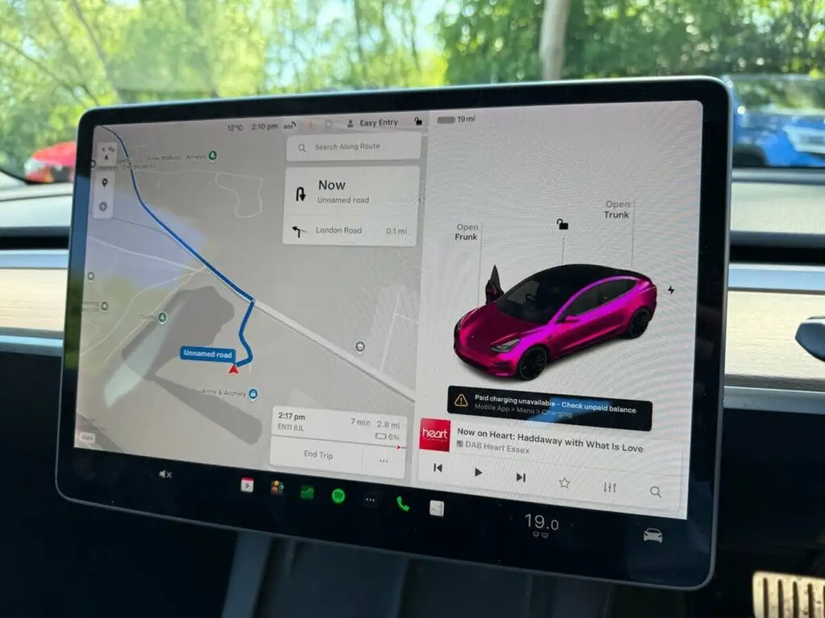 2021-tesla-model-3-e-performance-awd-big-6